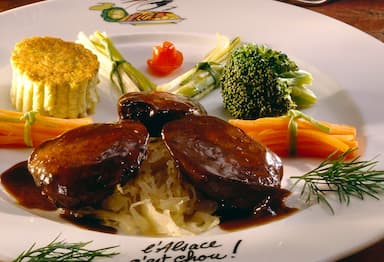 Foie de canard au porto sur lit de choucroute